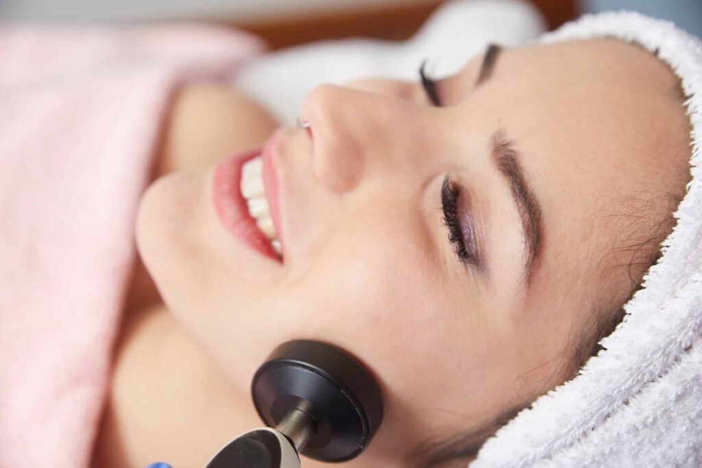 Radiofrecuencia facial + coktel vitaminico